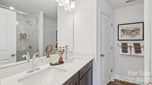 7555 Ethora Way, Charlotte, NC, 28216-5450 | Card Image