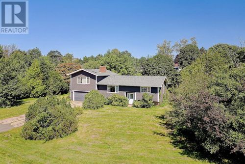37 Chelsey Cir, Charlottetown, PE, C1E1E9 | Card Image