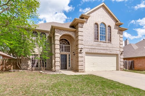 6215 Kingswood Dr, Arlington, TX, 76001-5473 | Card Image