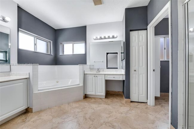 22466 Sw 94 Th Pl, House other with 5 bedrooms, 3 bathrooms and null parking in Cutler Bay FL | Image 7