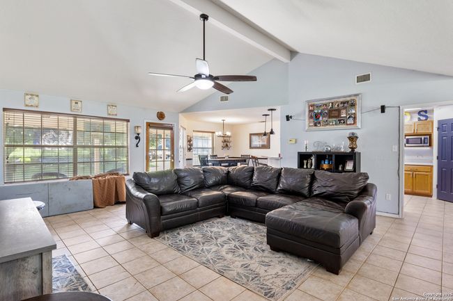 15563 S Skaggs Rd, House other with 4 bedrooms, 3 bathrooms and null parking in Atascosa TX | Image 6