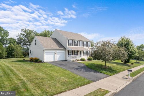 2532 Brooke Rd, PENNSBURG, PA, 18073-2325 | Card Image