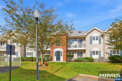 105 Roseland Ave, Caldwell, NJ, 07006-5943 | Card Image