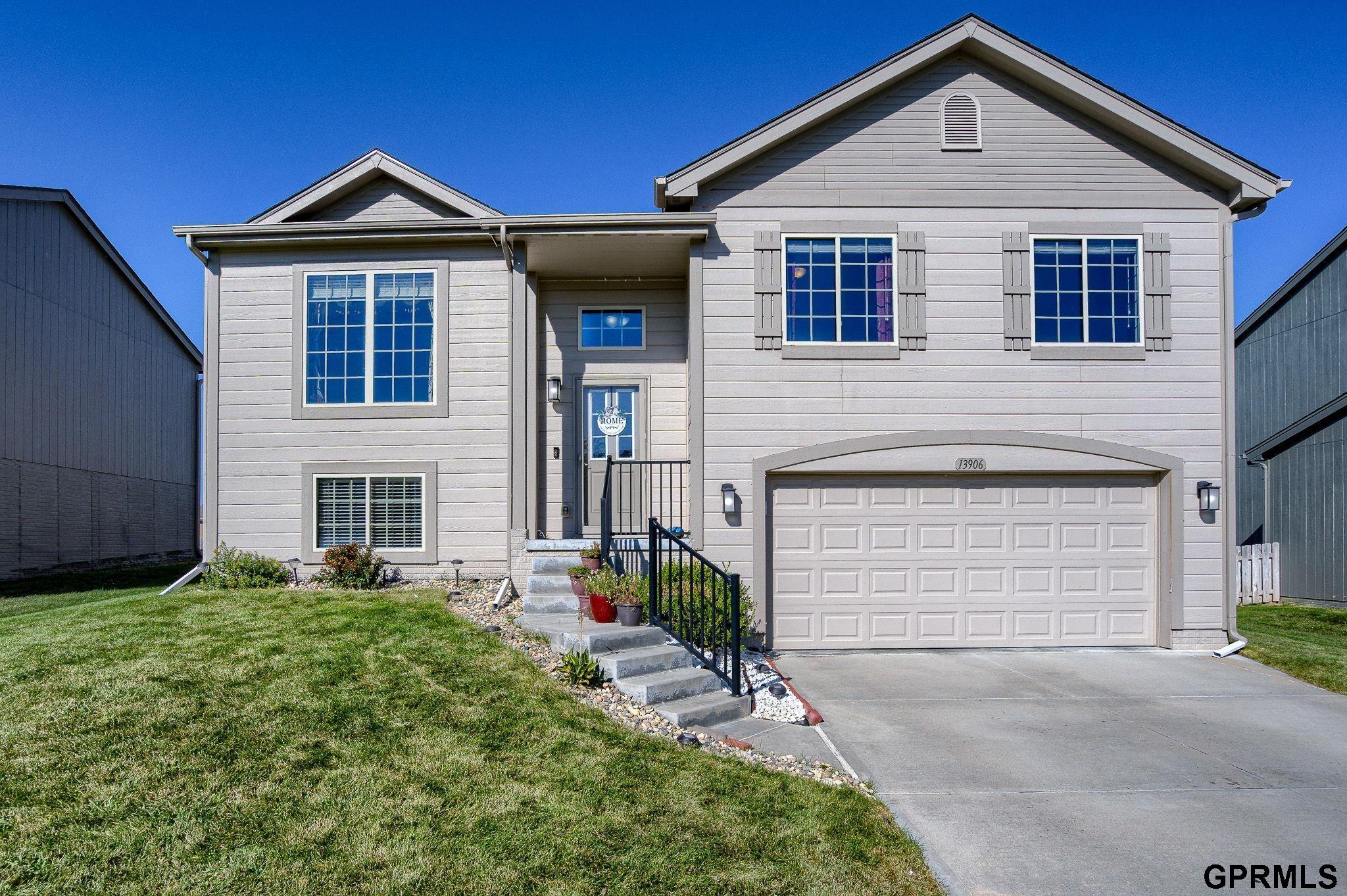 Wyoming St, Omaha, NE 68142