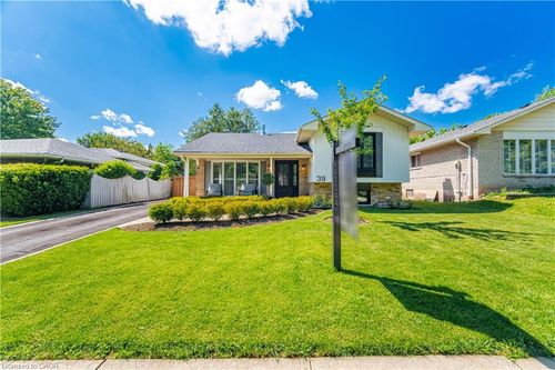 39 Culham St, Oakville, ON, L6H1G3 | Card Image