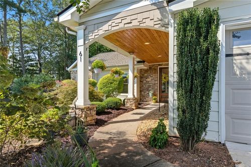61 Holt Rd Ne, Marietta, GA, 30068-3684 | Card Image