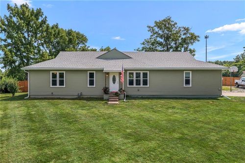 4237 Lakeview Dr, Leavenworth, KS, 66048-4929 | Card Image