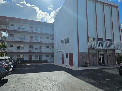 210-4000 Nw 44th Ave, Lauderdale Lakes, FL, 33319-4841 | Card Image