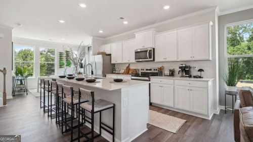 1010-218 College Cir, Hapeville, GA, 30354-1726 | Card Image