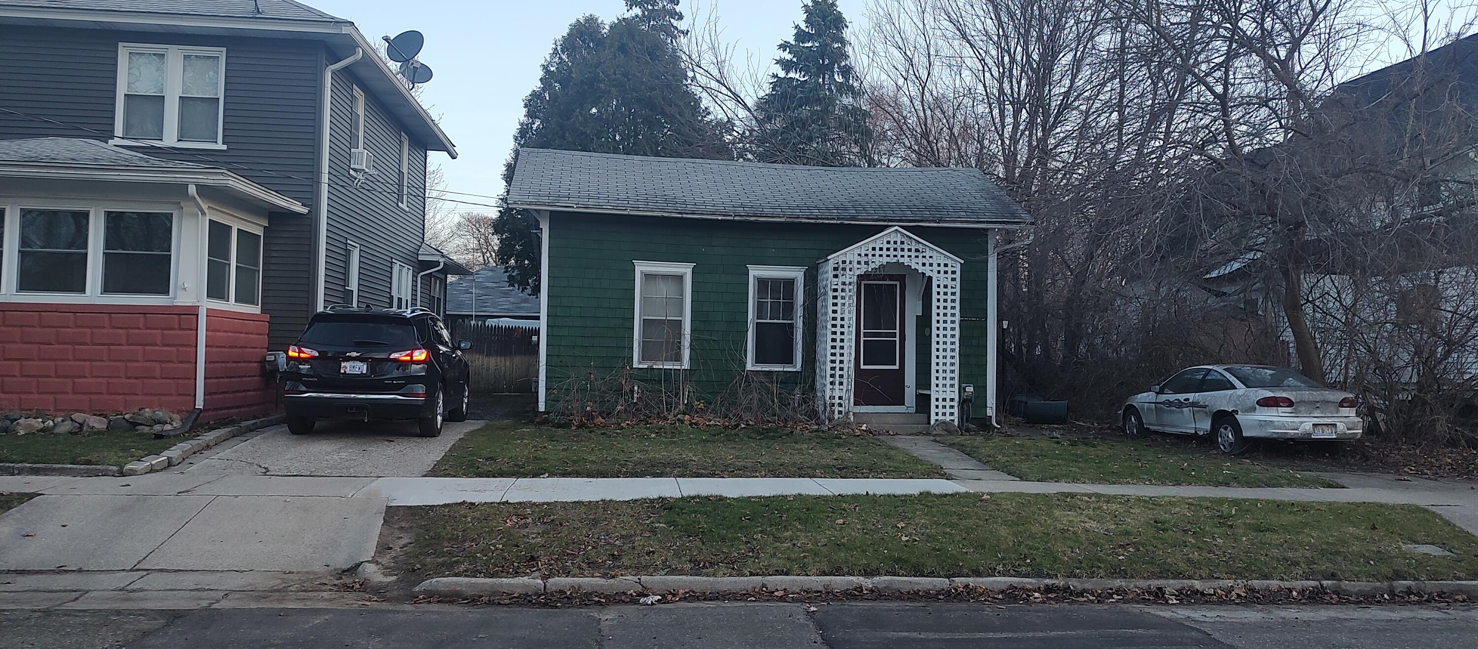 Williams St, Owosso, MI 48867