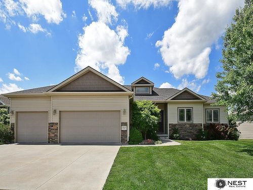 7521 Exbury Rd, Lincoln, NE, 68516-6586 | Card Image