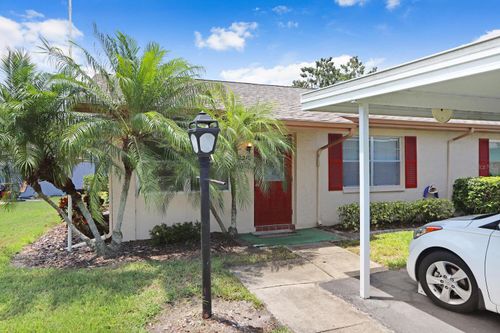 375-2210 Greenhaven Dr, SUN CITY CENTER, FL, 33573-5611 | Card Image