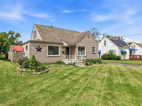 107 Renee Dr, Struthers, OH, 44471-1519 | Card Image