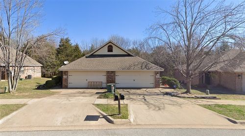 136 S Ray Avenue, Fayetteville, AR, 72701 | Card Image