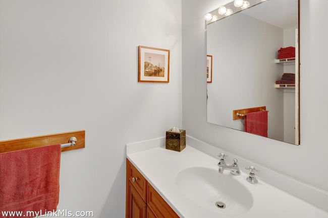 100 Gosnolds Way, House other with 4 bedrooms, 3 bathrooms and null parking in Chilmark MA | Image 25