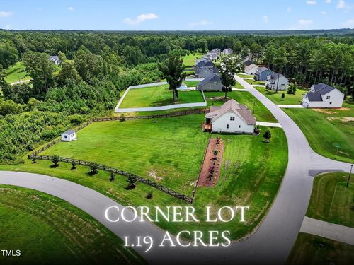 37 Berg St, Smithfield, NC, 27577-3347 | Card Image
