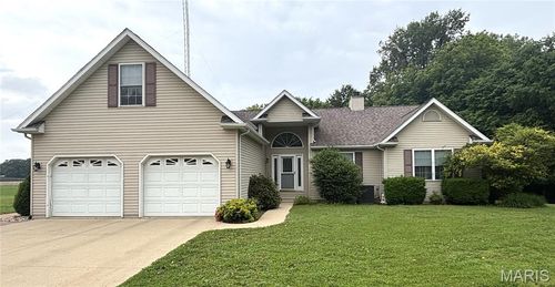 1366 Stowe Ave, Greenville, IL, 62246-2738 | Card Image