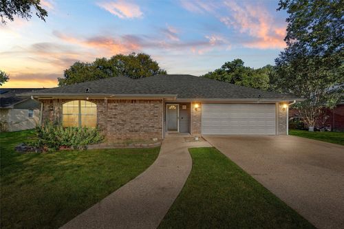 4609 Lexington St, Waco, TX, 76705-2376 | Card Image