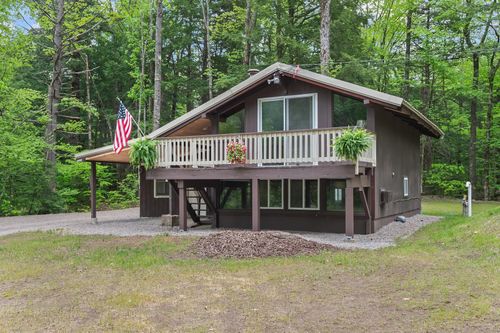 81 E St, Conway, NH, 03818-6230 | Card Image