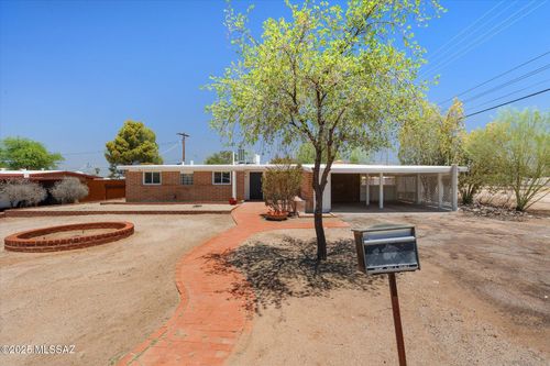 5457 E Holmes St, Tucson, AZ, 85711-2324 | Card Image