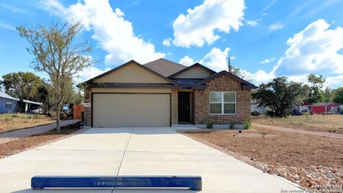 138 Lillis Ln, Comfort, TX, 78013 | Card Image