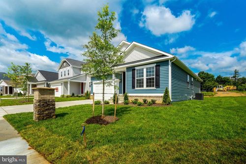 100 Midsummer Ln, MIDDLETOWN, VA, 22645-9611 | Card Image