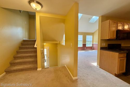 1091 Beaver Run, Troy, MI, 48083-5458 | Card Image