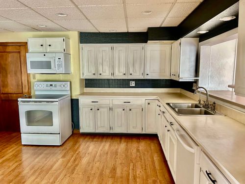 1786 Hutchins St, Berlin, NH, 03570-3511 | Card Image