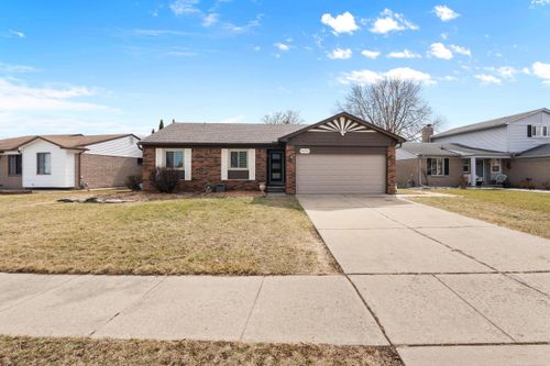 18250 Millstone Dr, Macomb, MI, 48044-4194 | Card Image