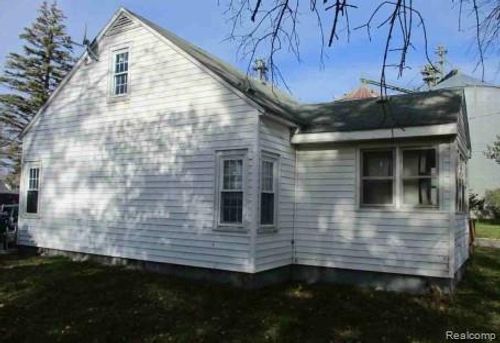 201 Grant St, Auburn, MI, 48611-9402 | Card Image
