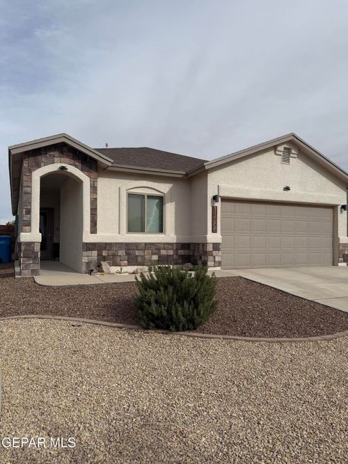 11388 Santa Barbara Dr, Socorro, TX, 79927-3043 | Card Image