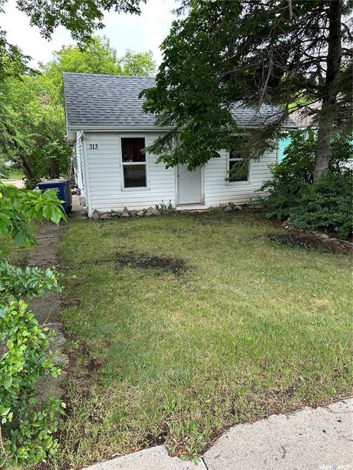 313 Prouse St, Kelvington, SK, S0A4J0 | Card Image
