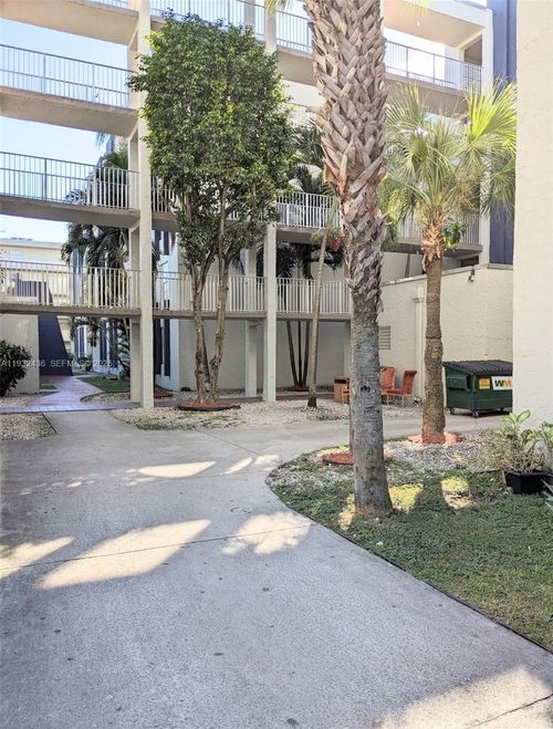 apt-2211-10000 Nw 80th Ct, Hialeah Gardens, FL, 33016-2228 | Card Image