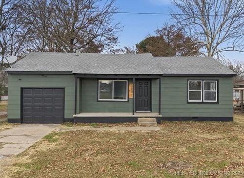 53 W Chestnut St, Skiatook, OK, 74070-2140 | Card Image