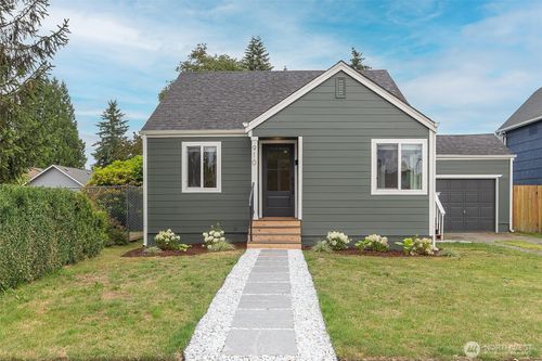 910 E Main St, Auburn, WA, 98002-5627 | Card Image
