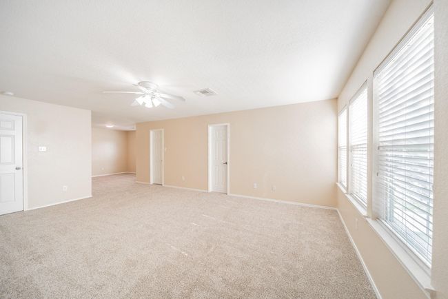 Super Large Primary w/ sitting room (or office)!! | Image 11