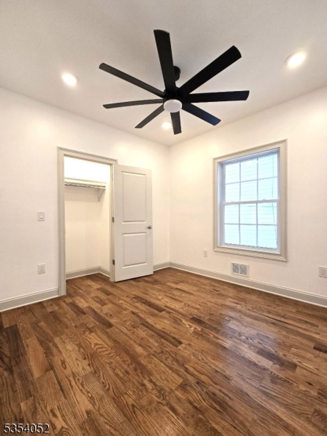 90 Seaview Ave, Home with 6 bedrooms, 4 bathrooms and null parking in Jersey City NJ | Image 10