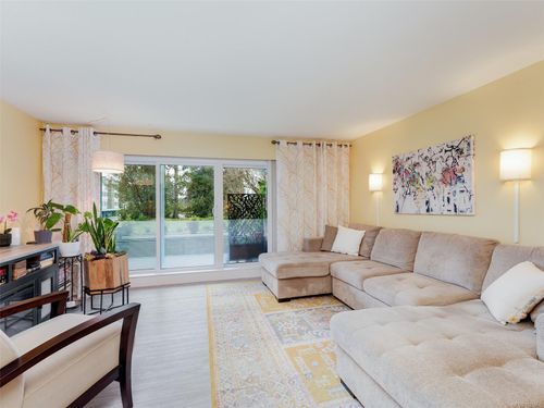 102-3277 Quadra St, Saanich, BC, V8X4W9 | Card Image
