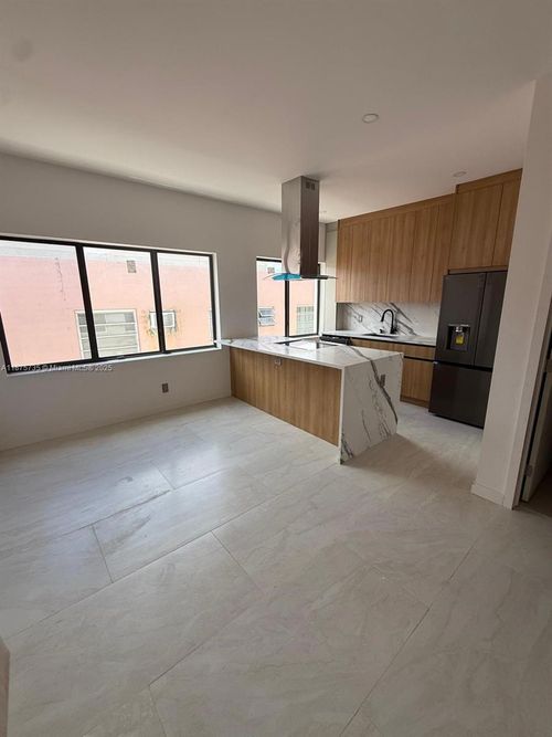 apt-9-2436 Sw 7th St, Miami, FL, 33135-3021 | Card Image