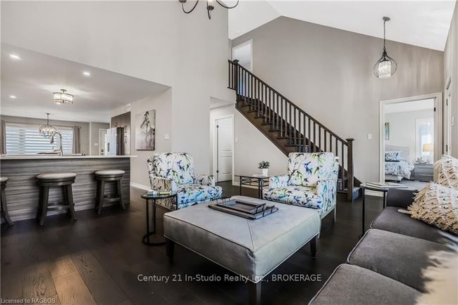 160 Hawthorn Cres, Condo with 3 bedrooms, 4 bathrooms and 2 parking in Kemble ON | Image 19