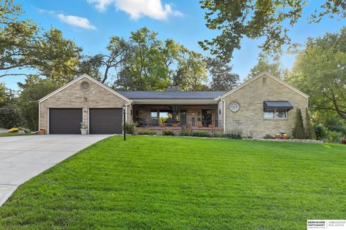 305 S 68th St, Omaha, NE, 68132-3305 | Card Image