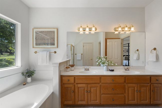 The vanity offers dual sinks for ease in getting ready each day. | Image 20