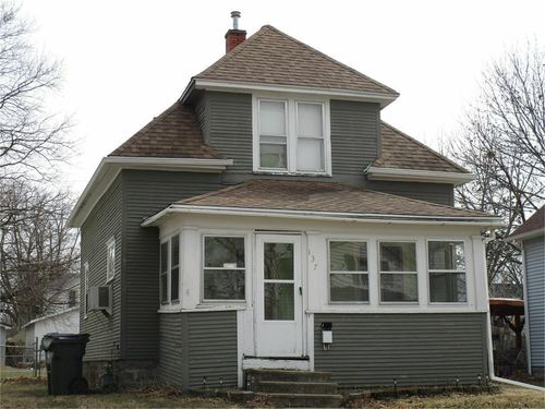 137 Summit Ave, Waterloo, IA, 50701-2757 | Card Image