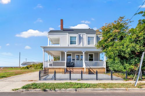 12 East Ave, West Haven, CT, 06516-6119 | Card Image