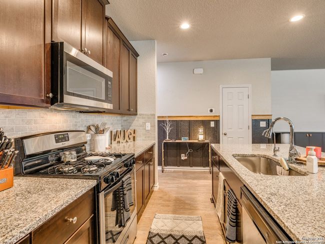 5726 Chestnut Xing, House other with 4 bedrooms, 3 bathrooms and null parking in San Antonio TX | Image 11