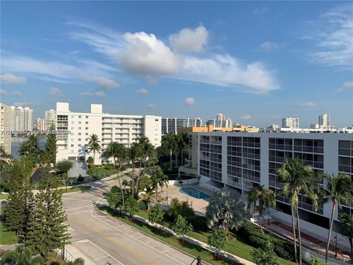 702-200 178th Dr, Sunny Isles Beach, FL, 33160-2876 | Card Image