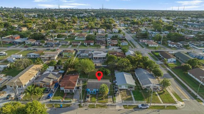 5320 Sw 18 Th St, House other with 3 bedrooms, 1 bathrooms and null parking in West Park FL | Image 23