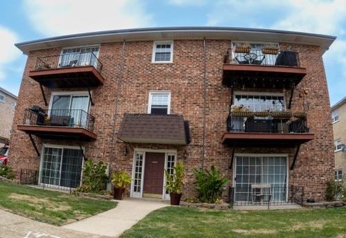 1w-7048 Oconnell Dr, Chicago Ridge, IL, 60415-1134 | Card Image