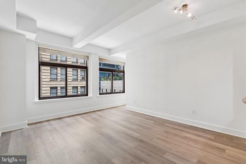 8g-1500 Chestnut St, PHILADELPHIA, PA, 19102-2744 | Card Image