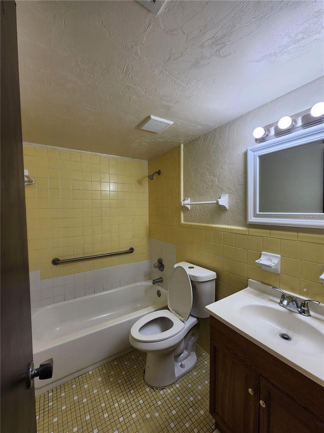 APT-5 - 300 Nw 20 Th Ave, Condo with 2 bedrooms, 1 bathrooms and null parking in GAINESVILLE FL | Image 17